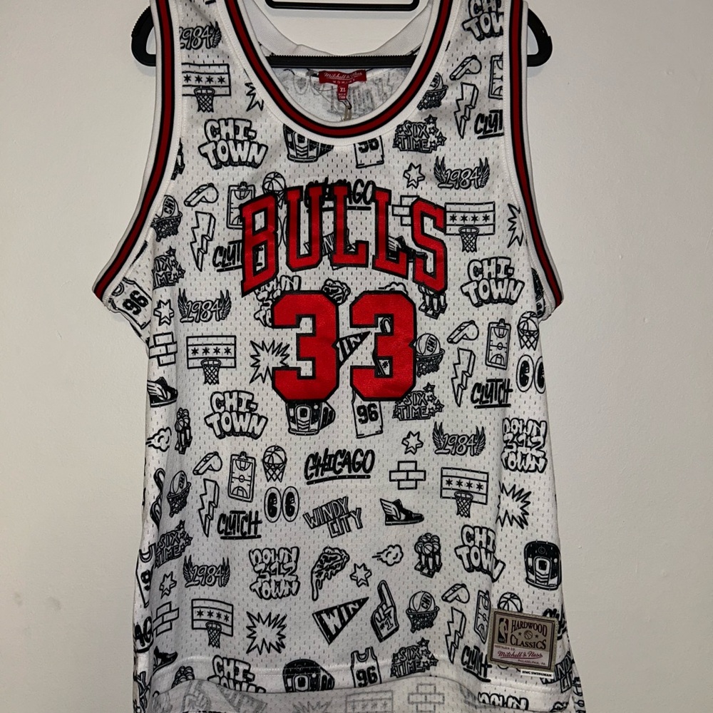 White Graphic Bulls Jersey
